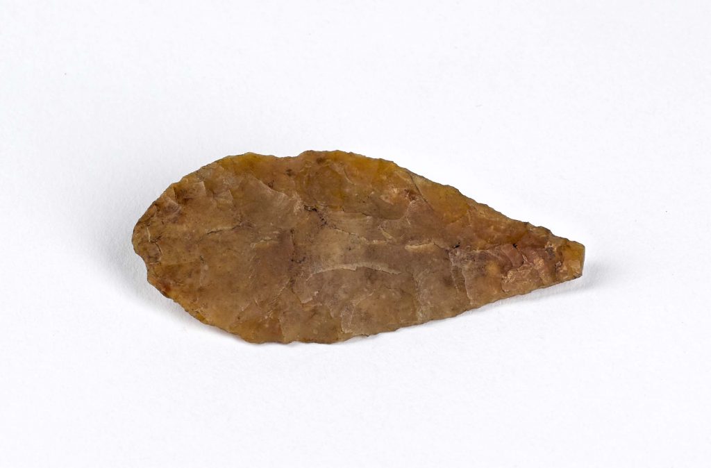 Leaf-shaped flint arrowhead8000-2700 BC